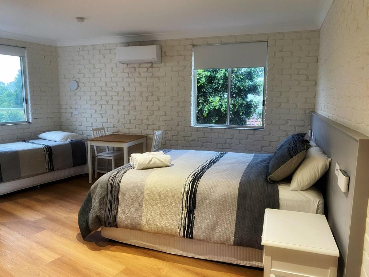 Bay House Motel Бато Бэй Экстерьер фото