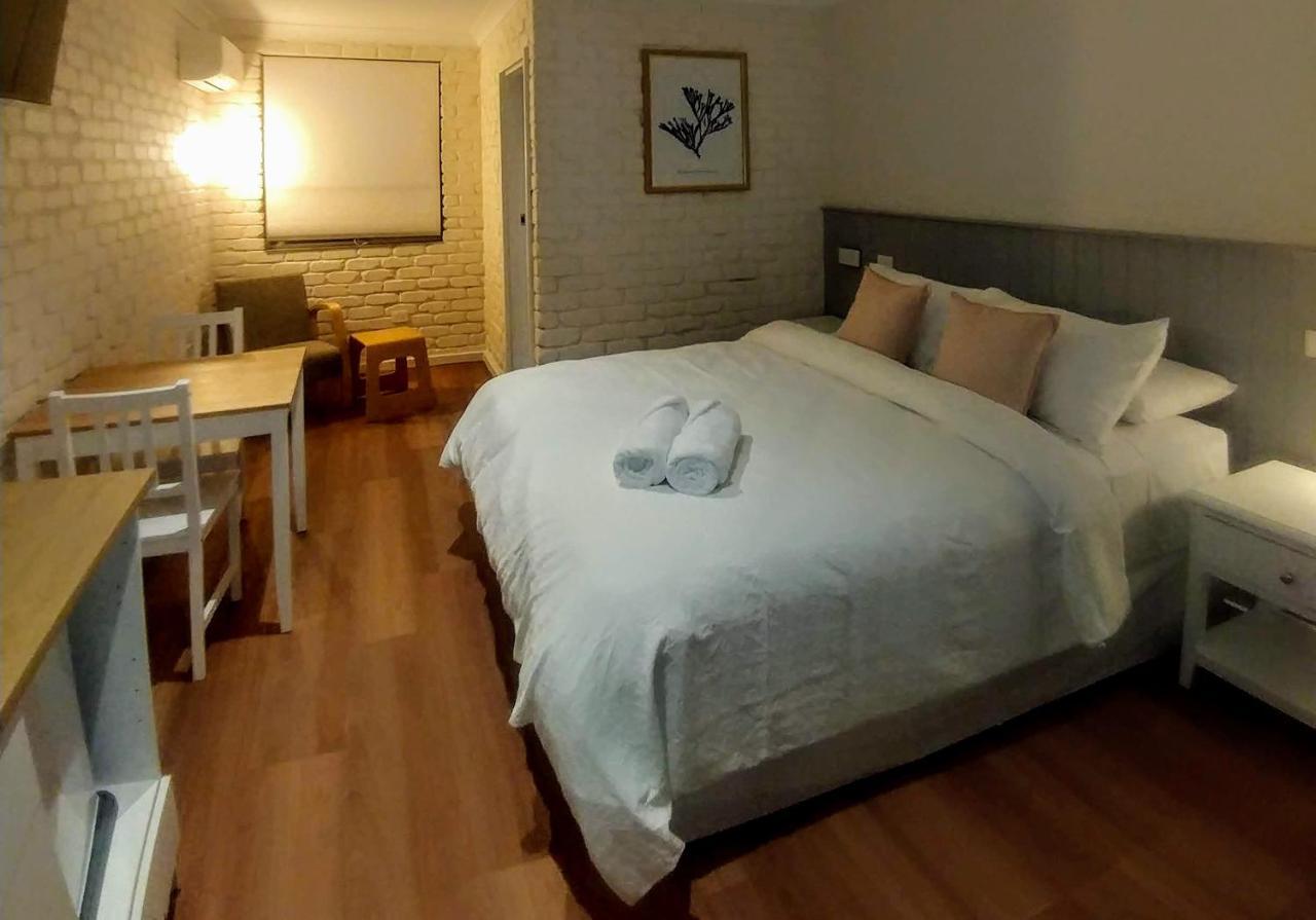 Bay House Motel Бато Бэй Экстерьер фото