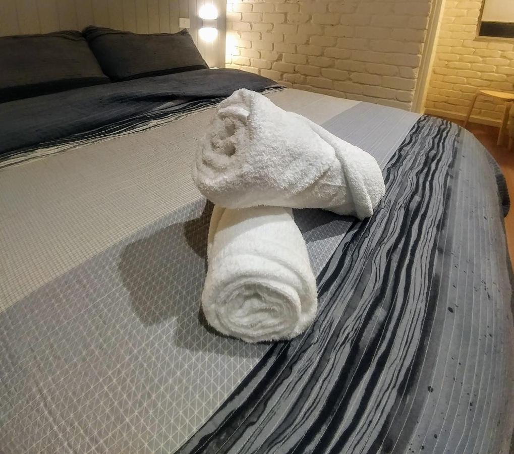 Bay House Motel Бато Бэй Экстерьер фото
