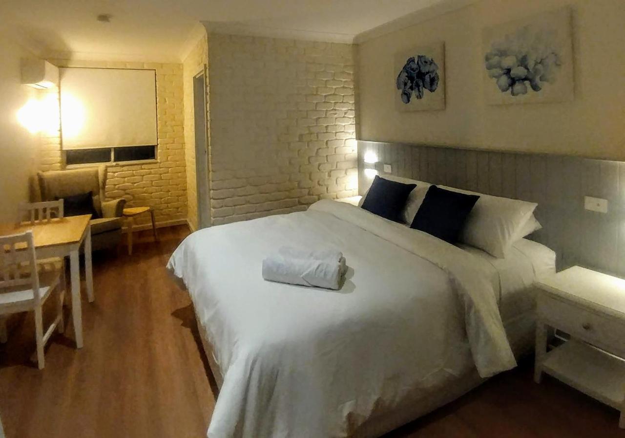 Bay House Motel Бато Бэй Экстерьер фото