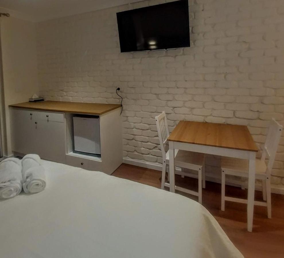 Bay House Motel Бато Бэй Экстерьер фото